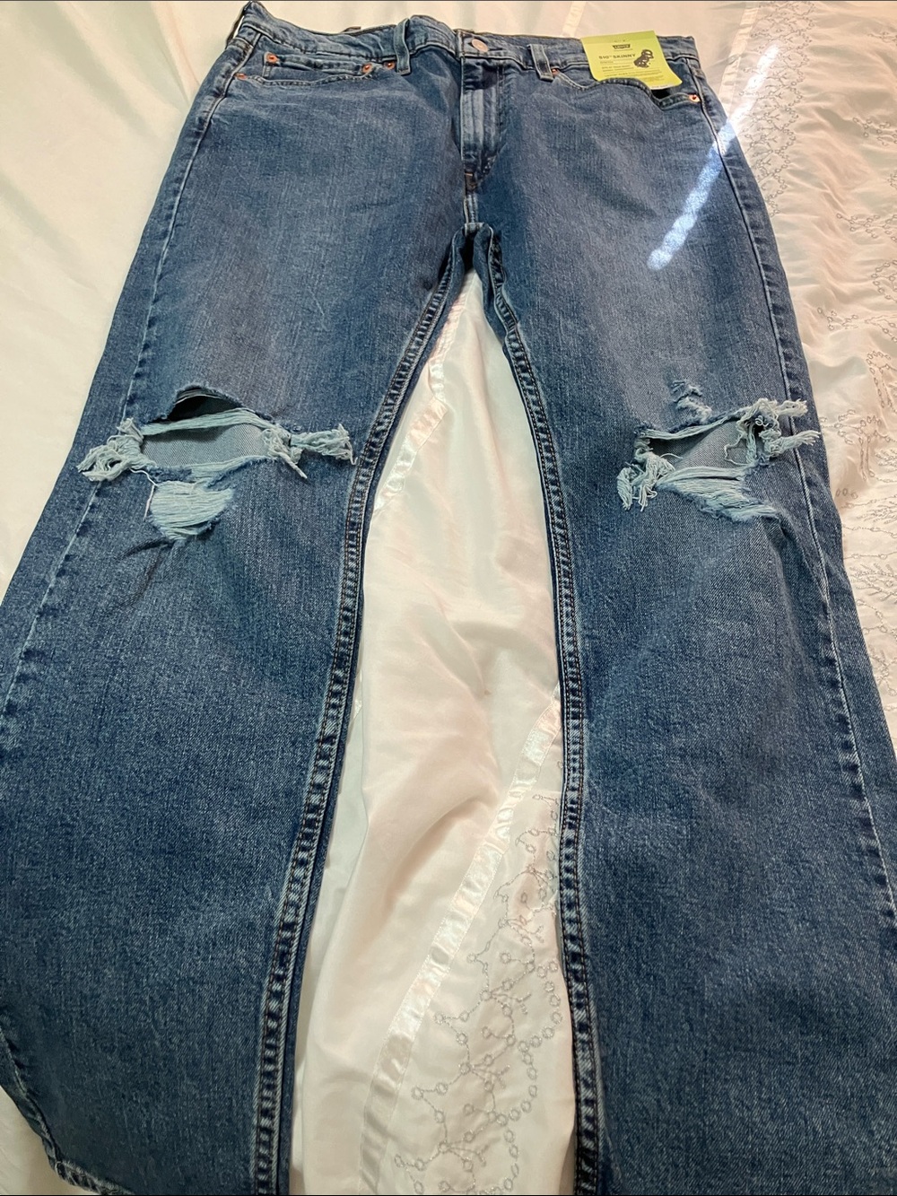 Levi's Men's Distressed Medium Blue Relaxed Jeans